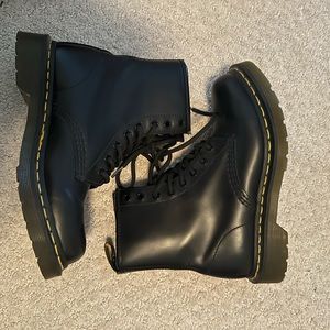 black doc martens 1460s womens 6